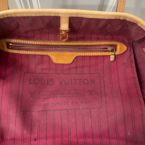 Louis Vuitton MM - Picture 4 of 5